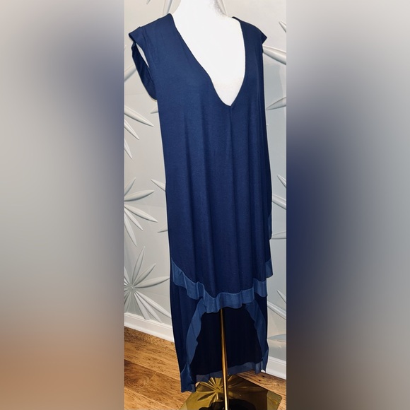 BCBG Maxazria SZ L navy blue hi/low sleeveless dress w/chiffon trim bust 36”-48” - Picture 6 of 11